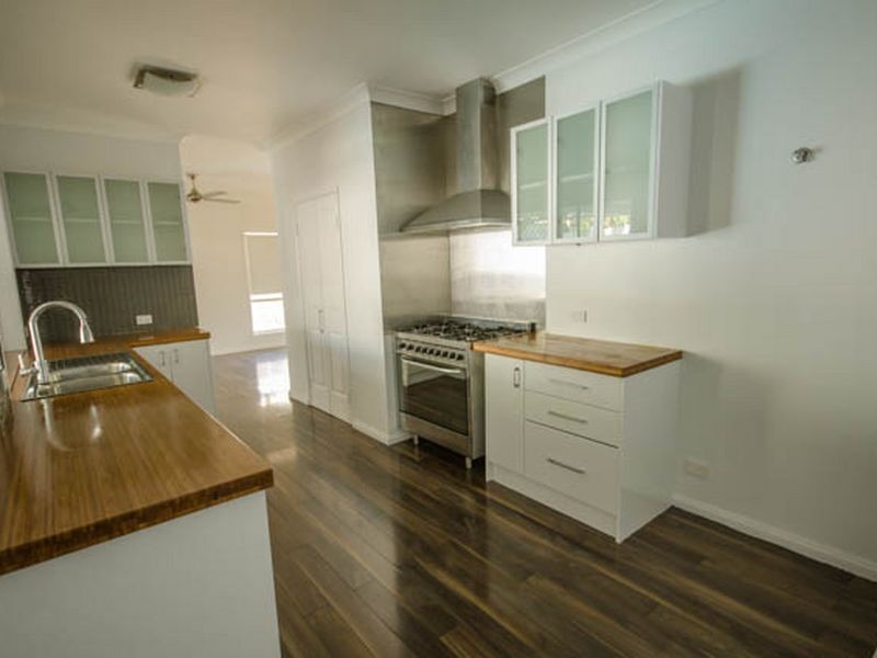 52 Mclaughlin Drive, Eimeo QLD 4740