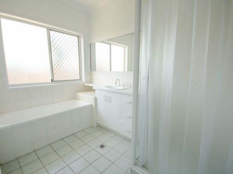 52 Mclaughlin Drive, Eimeo QLD 4740
