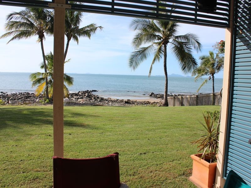 2/2 Beach Road, Dolphin Heads QLD 4740