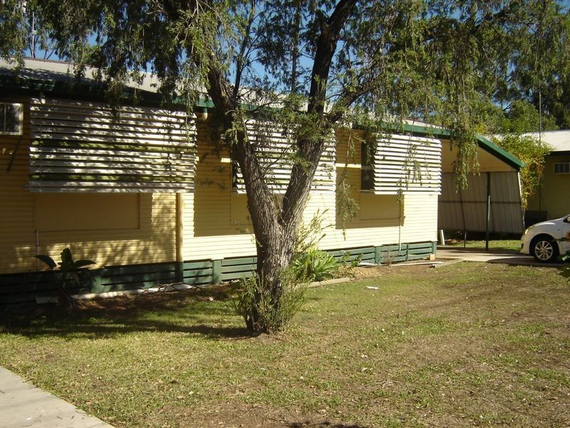 9 Oxley Drive, Moranbah QLD 4744