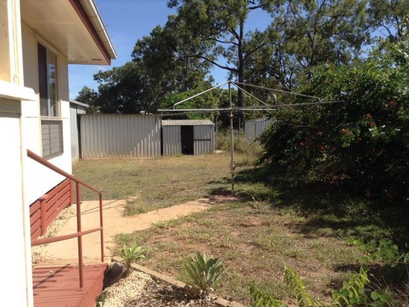 5 Belshore Street, Moranbah QLD 4744