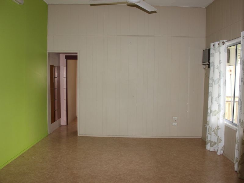 32 Davey St, Glenella QLD 4740