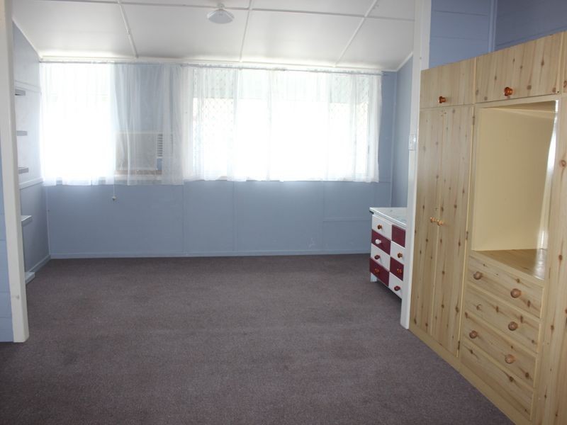 32 Davey St, Glenella QLD 4740