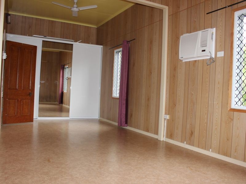 32 Davey St, Glenella QLD 4740