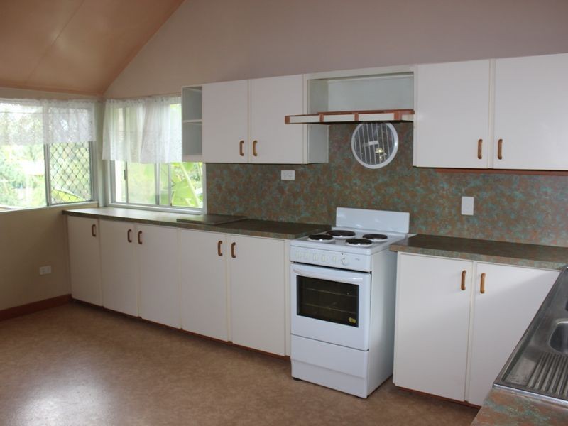 32 Davey St, Glenella QLD 4740