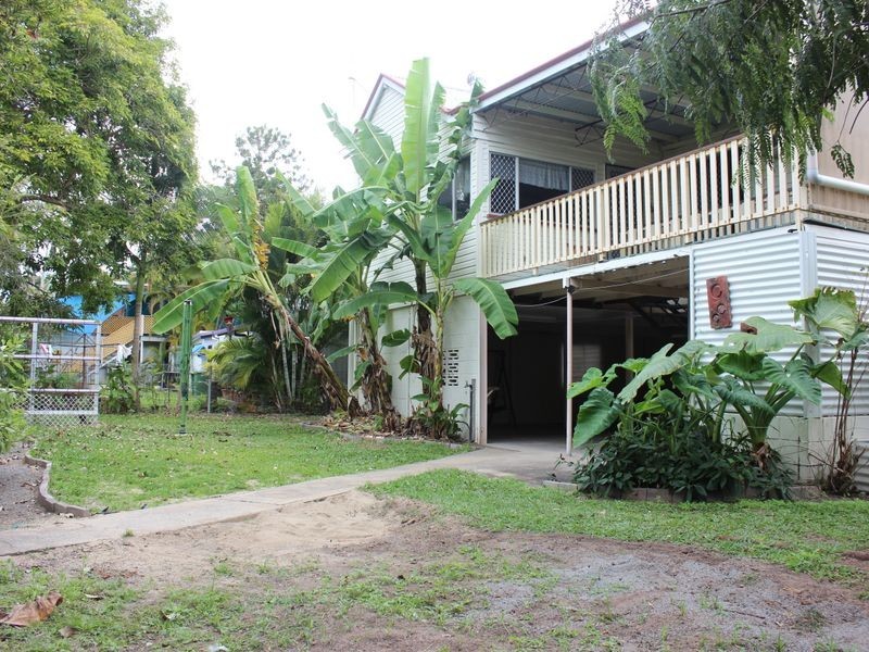 32 Davey St, Glenella QLD 4740