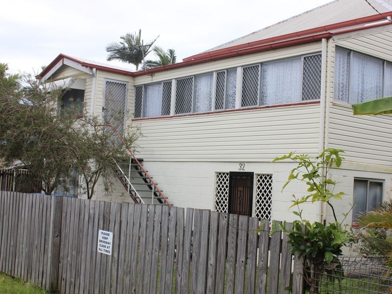 32 Davey St, Glenella QLD 4740