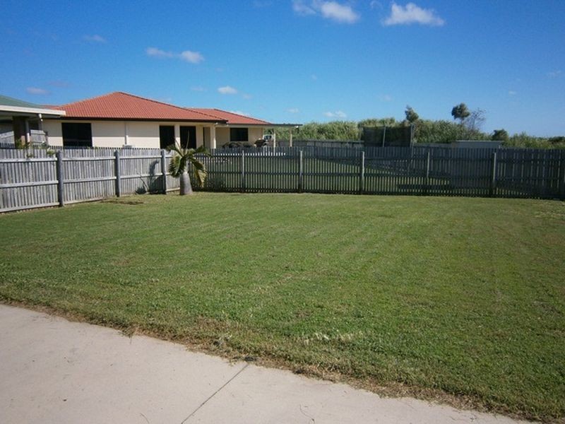 100 Busuttin Drive, Eimeo QLD 4740