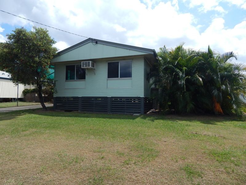 6 Leslie, Moranbah QLD 4744