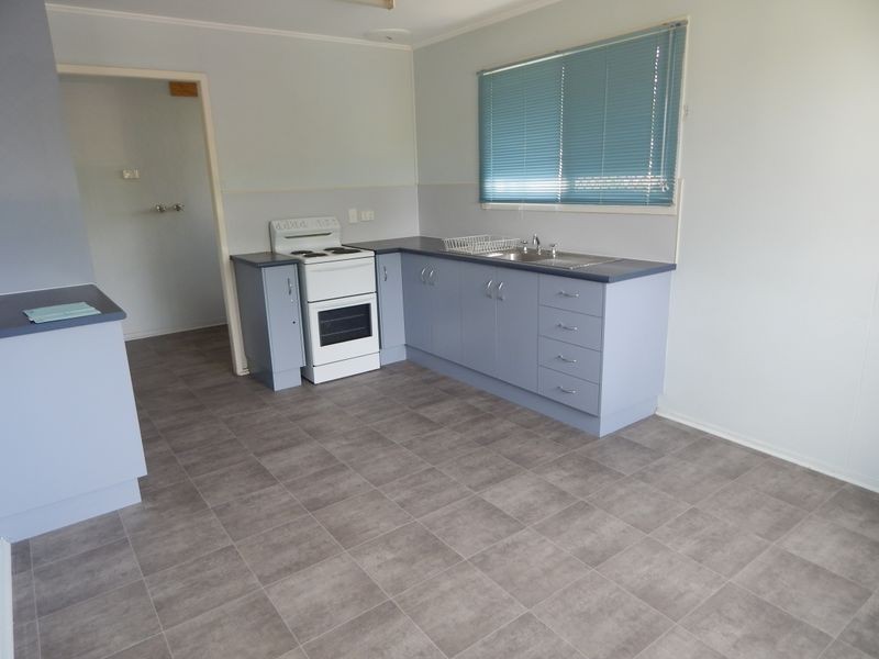 6 Leslie, Moranbah QLD 4744