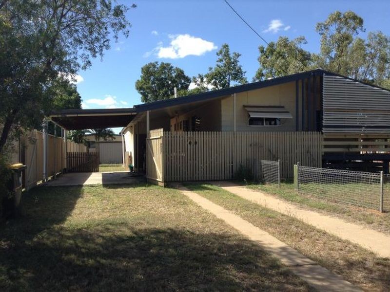 10 Flohr Drive, Moranbah QLD 4744