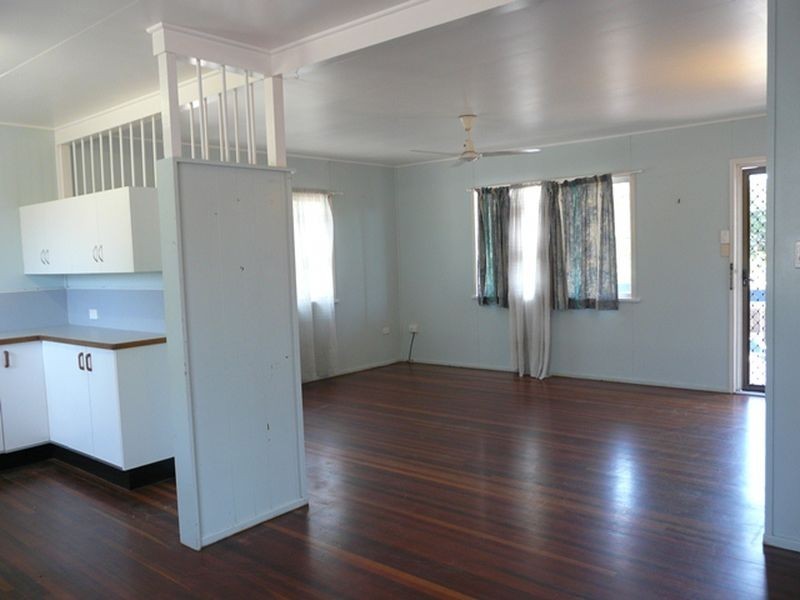 9 Pelican Street, Slade Point QLD 4740