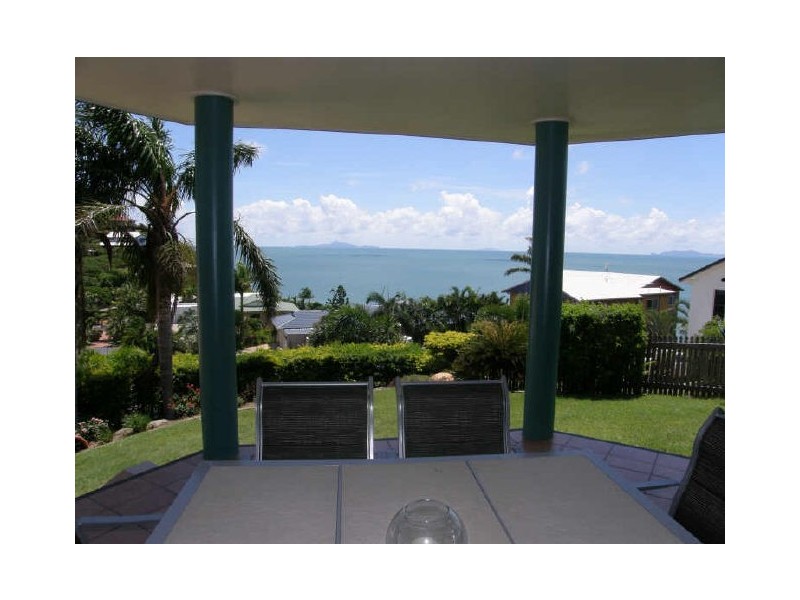 14 Sunrise Place, Blacks Beach QLD 4740