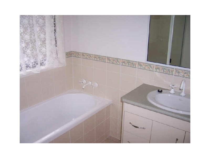 8 Seacove Court, Eimeo QLD 4740