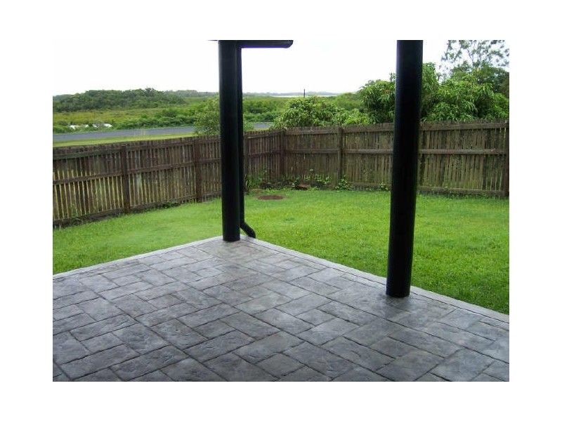 8 Seacove Court, Eimeo QLD 4740