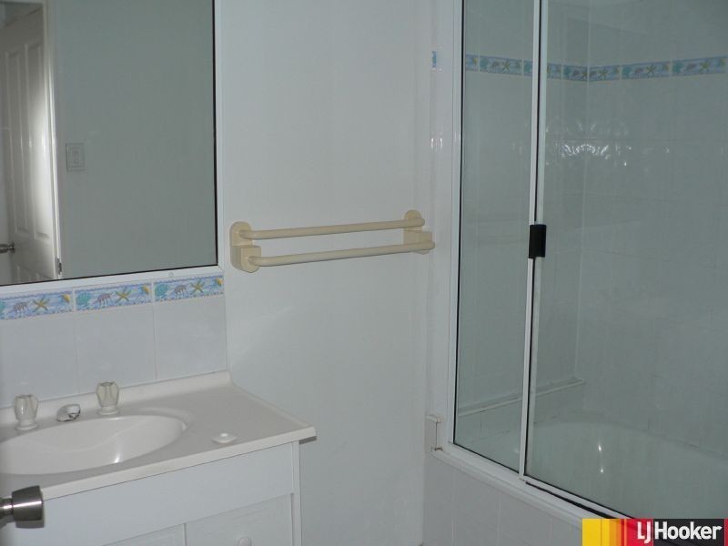 2/18 Robb Place, South Mackay QLD 4740