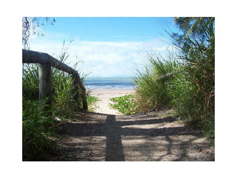 18 Seafarer Court, Blacks Beach QLD 4740
