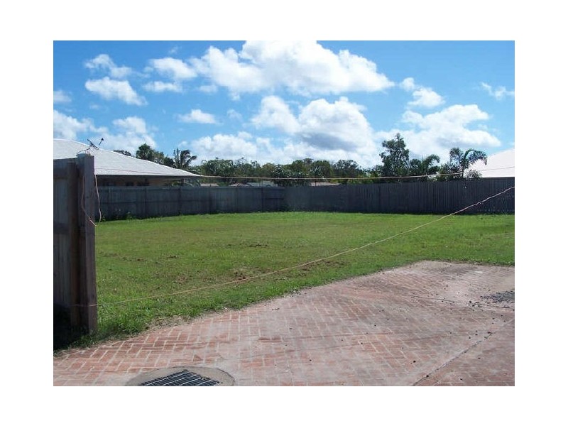 18 Seafarer Court, Blacks Beach QLD 4740