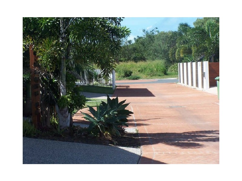 18 Seafarer Court, Blacks Beach QLD 4740