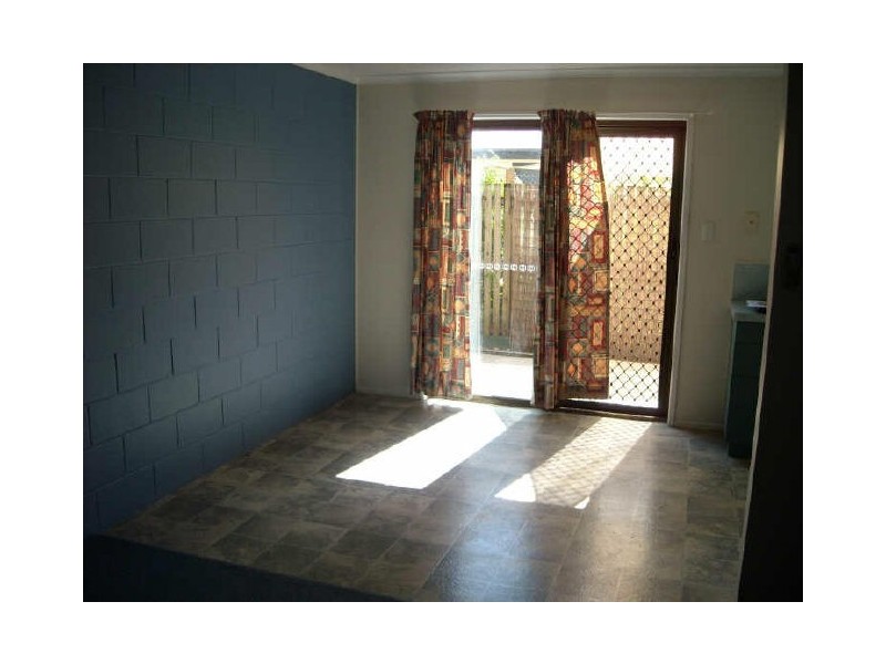 2/10 Ungerer Street, North Mackay QLD 4740