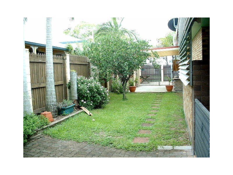 2 Townsend Street, Bucasia QLD 4750