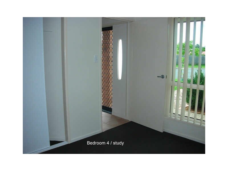 17 Crofton Close, Rural View QLD 4740