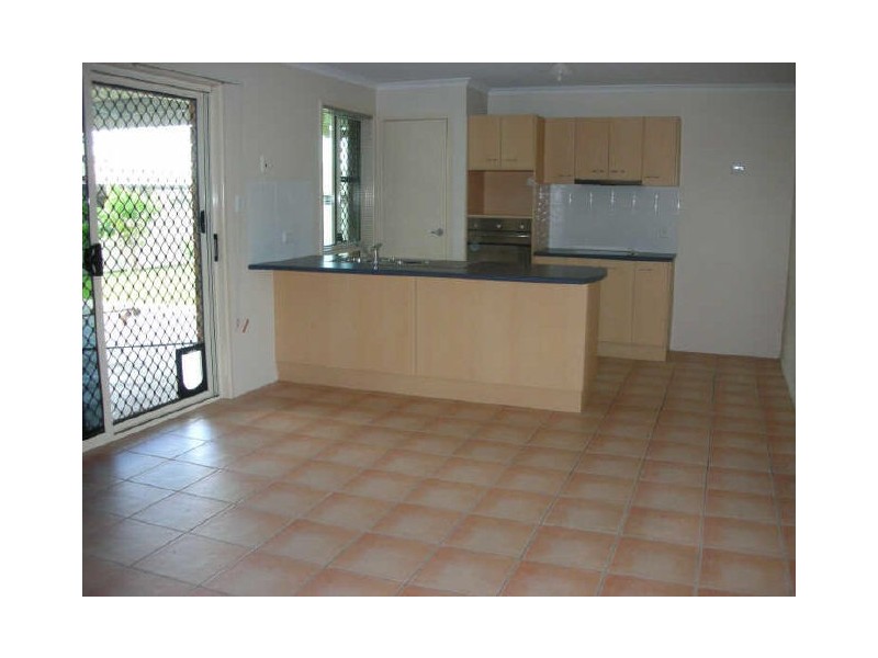 17 Crofton Close, Rural View QLD 4740