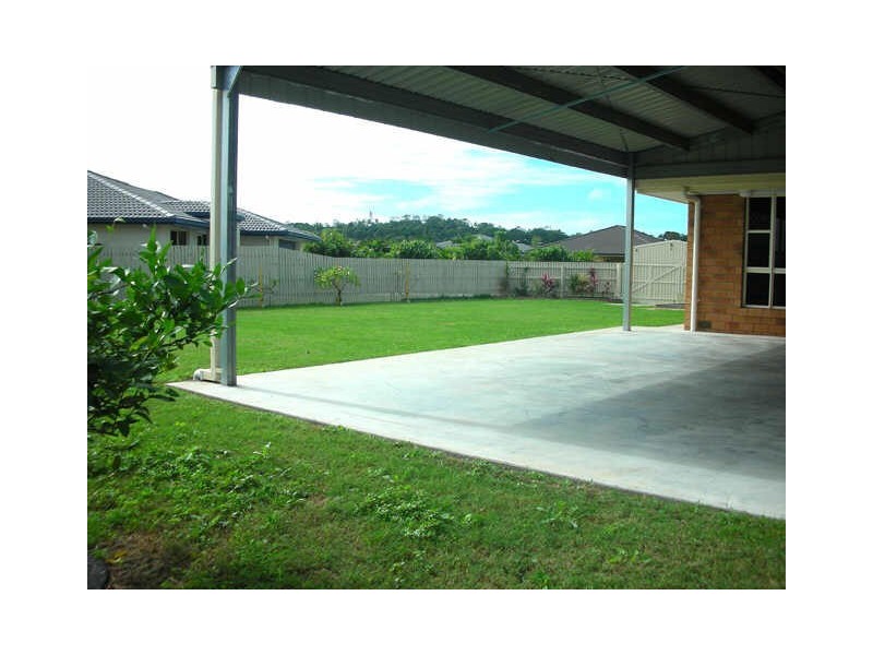 17 Crofton Close, Rural View QLD 4740