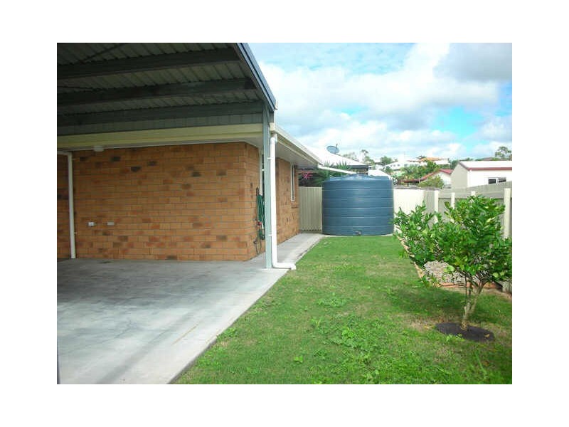 17 Crofton Close, Rural View QLD 4740
