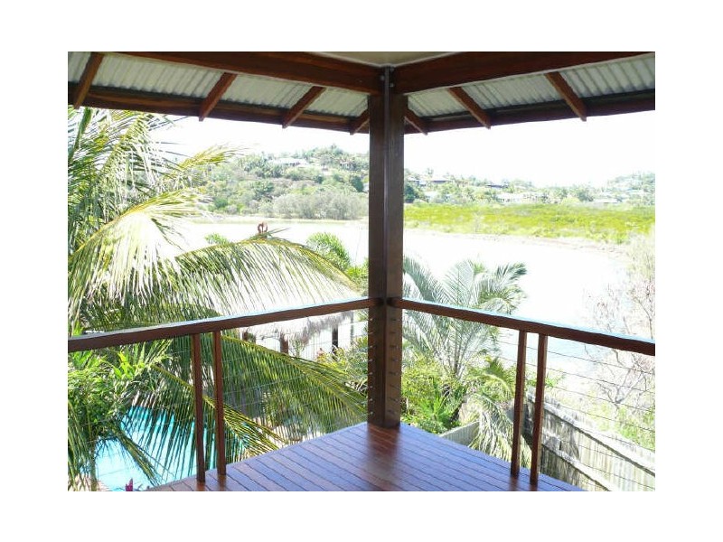 41 Beach Road, Dolphin Heads QLD 4740