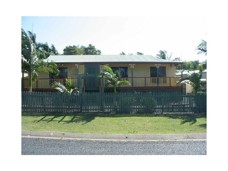 4 Teanna Court, Eimeo QLD 4740