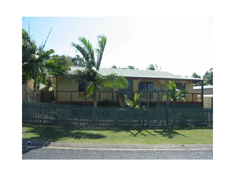 4 Teanna Court, Eimeo QLD 4740
