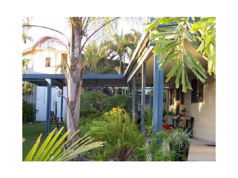 20 Geoffrey Thomas Drive, Bucasia QLD 4750
