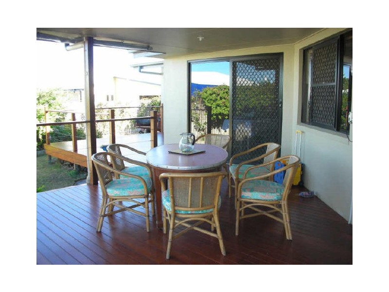 2 Navigator Court, Shoal Point QLD 4750