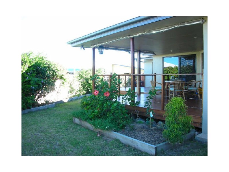 2 Navigator Court, Shoal Point QLD 4750