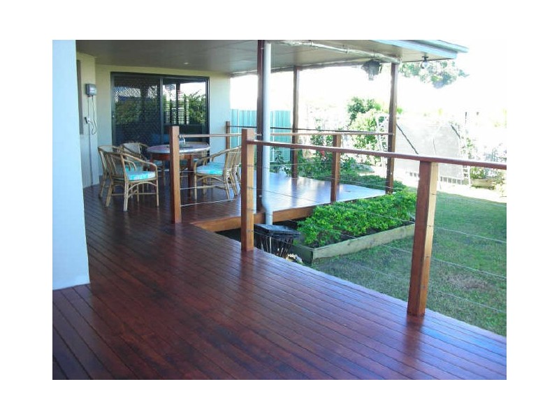 2 Navigator Court, Shoal Point QLD 4750