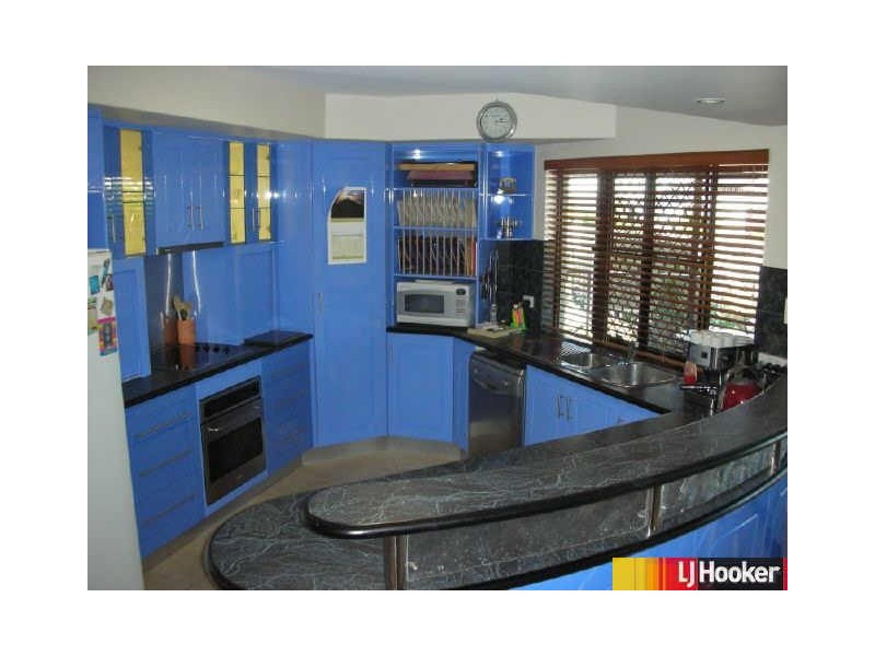 2 Navigator Court, Shoal Point QLD 4750