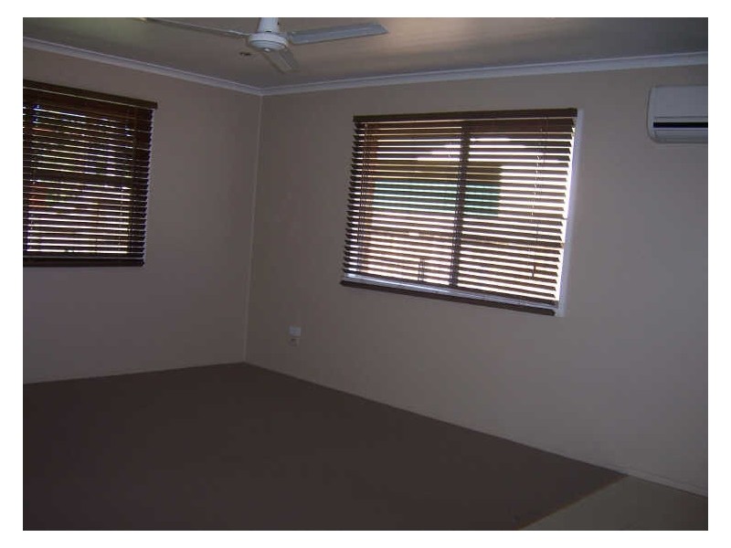 2/13 Osprey Close, Slade Point QLD 4740