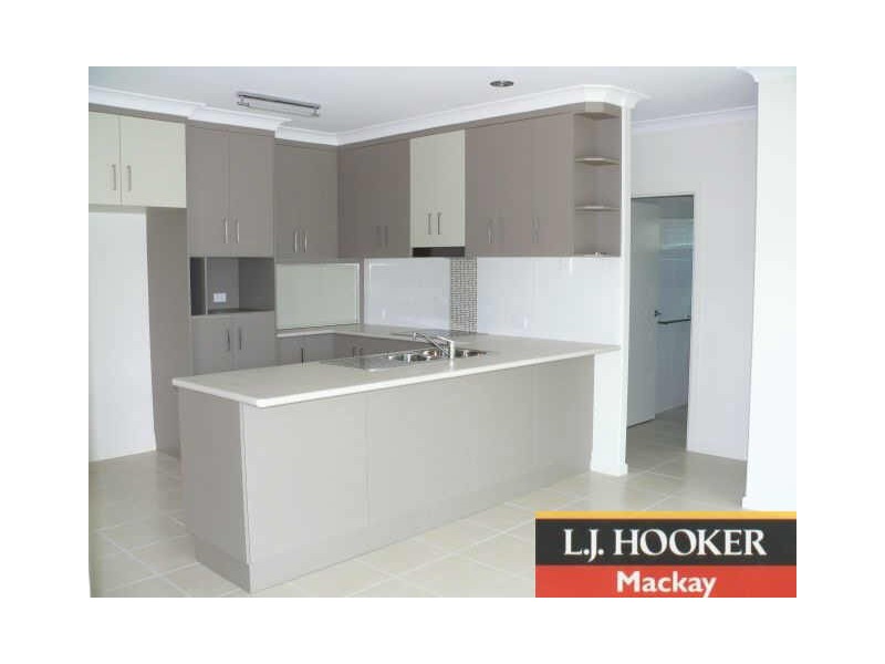 89 Village Circuit, Eimeo QLD 4740