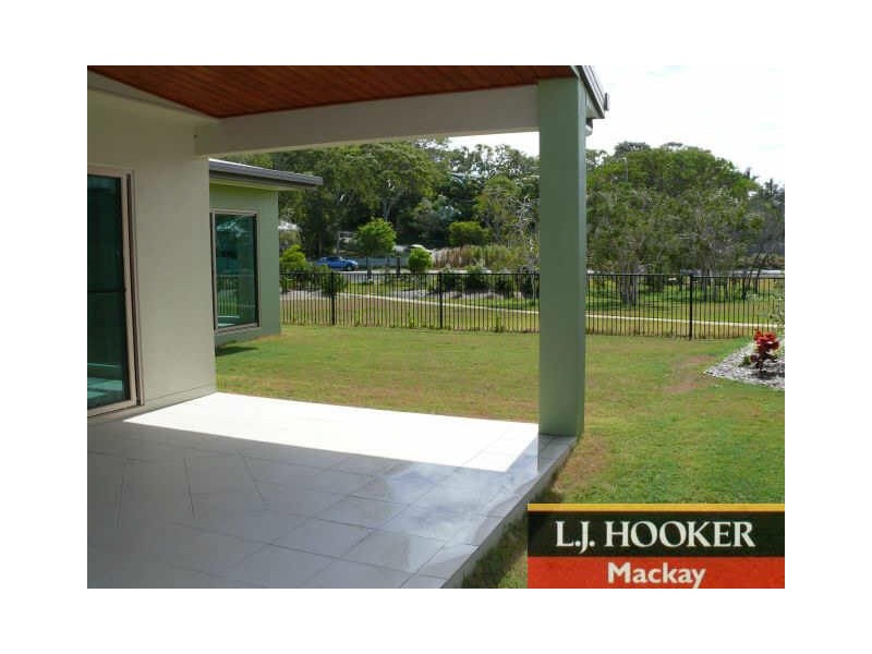 89 Village Circuit, Eimeo QLD 4740