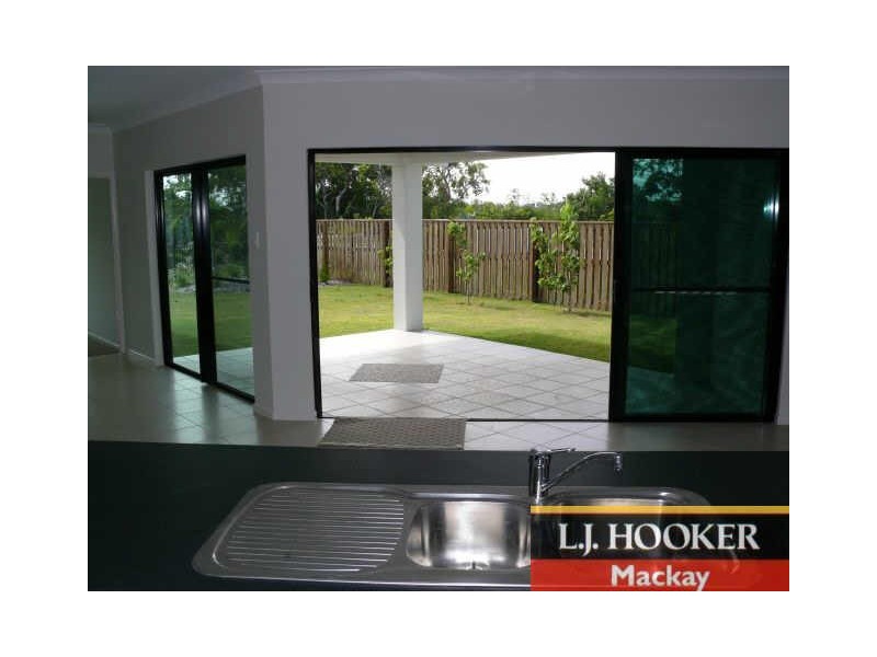 91 Village Circuit, Eimeo QLD 4740