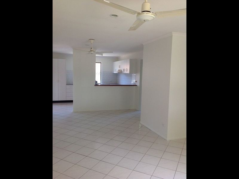 2/5 Homestead Bay Avenue, Mackay QLD 4740