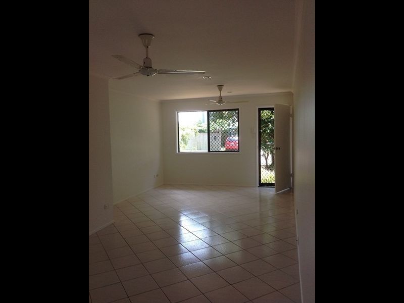 2/5 Homestead Bay Avenue, Mackay QLD 4740