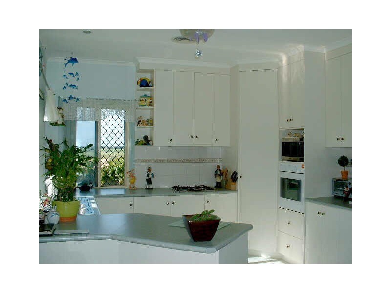 13 Cinnamon Drive, Glenella QLD 4740