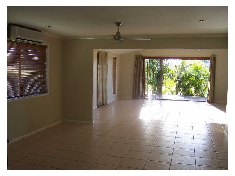 45 JOHN OXLEY AVENUE, Rural View QLD 4740