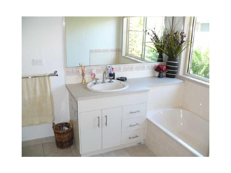 5 Marshall Avenue, Andergrove QLD 4740