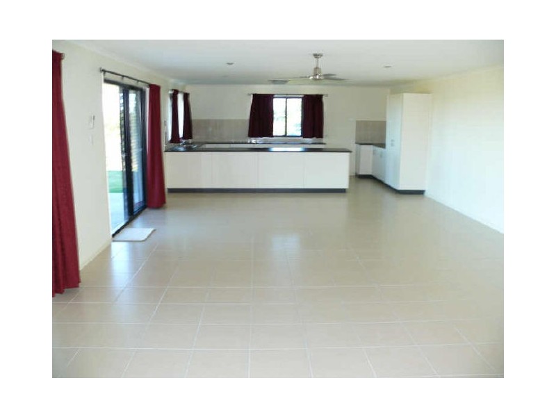 14 Manning Street, Rural View QLD 4740