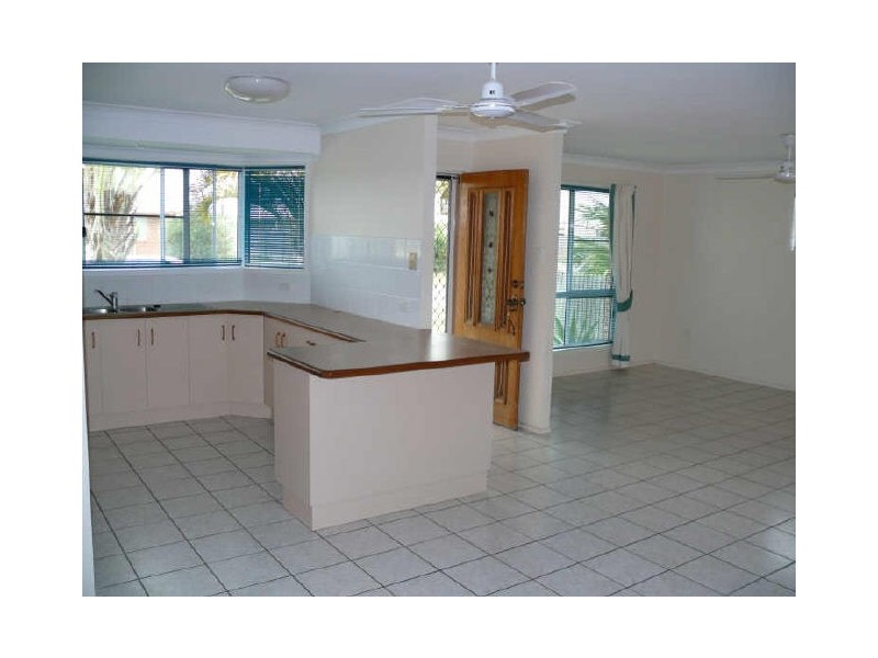 6 Lockerbie Street, Beaconsfield QLD 4740