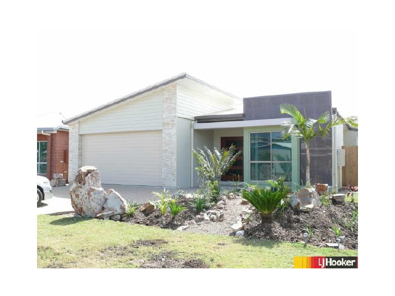 89 Village Circuit, Eimeo QLD 4740