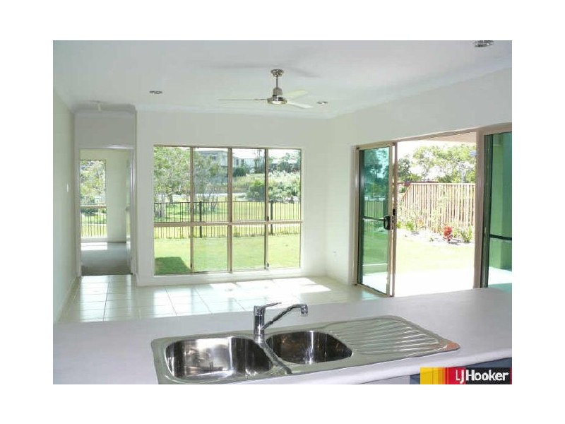 89 Village Circuit, Eimeo QLD 4740